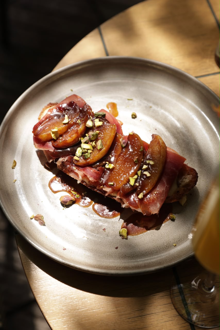 CARAMELIZED PEAR & BRIE TOAST